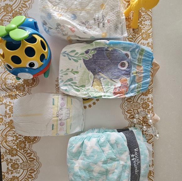 Multibrand Baby Diaper box - Picture 10 of 10
